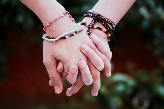 Différence entre amour et amitié : 5 signes révélateurs