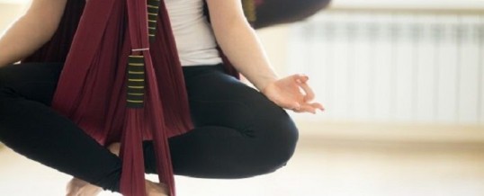 Le fly yoga : la musculation, la méditation et la relaxation dans les airs