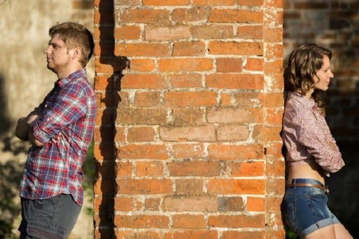 Jalousie dans le couple : preuve d’amour ou sentiment destructeur?