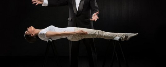 Hypnose de spectacle — quelle différence avec l’hypnothérapie ?