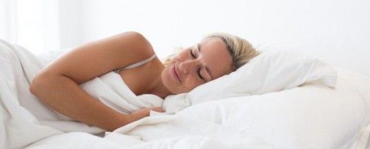 Position pour bien dormir : choisir la meilleure pour un sommeil reposant