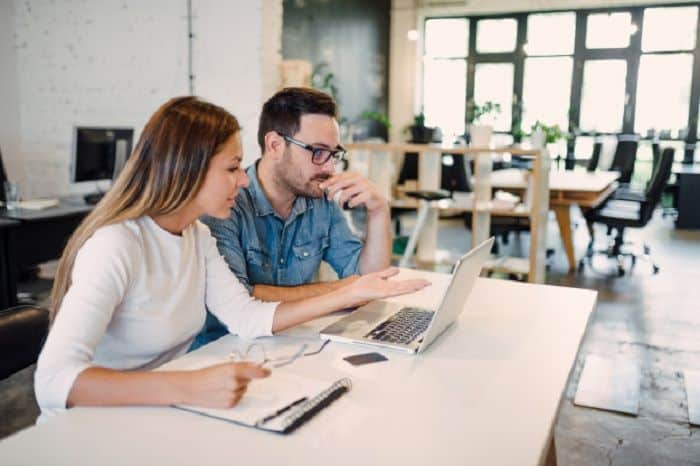 Travailler en couple : les règles à respecter pour que tout se passe au mieux