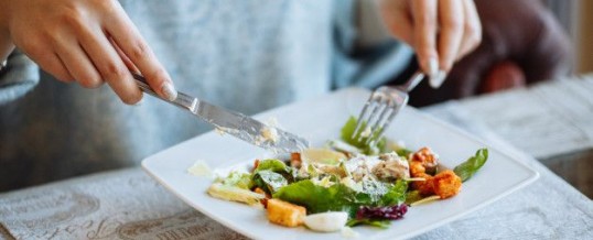 Manger en pleine conscience : pourquoi c’est important ?